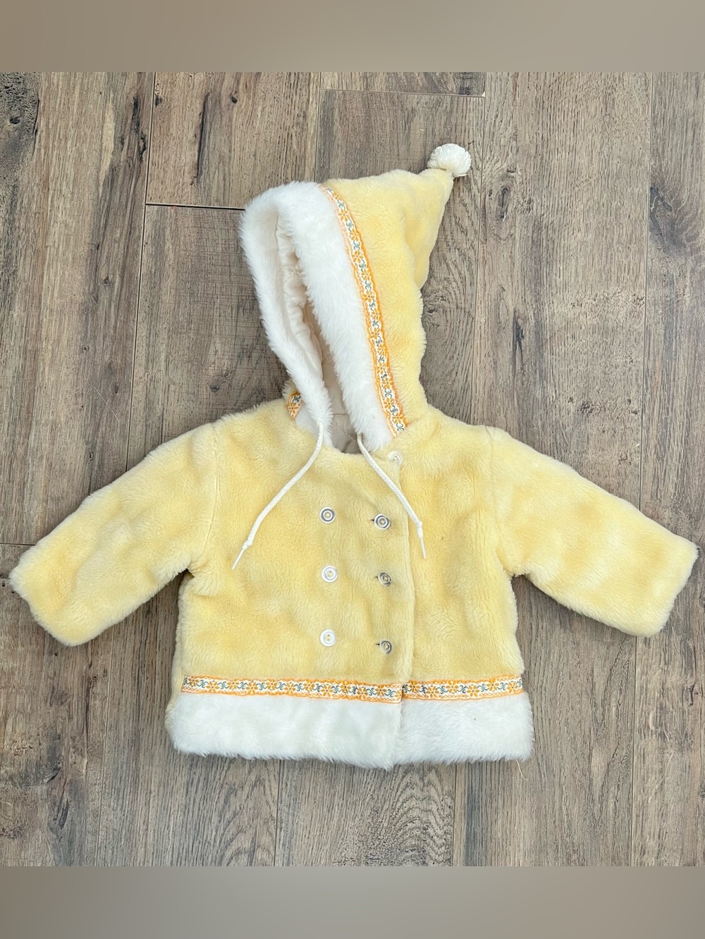 VNTG‎ 70s Mischief Kids Yellow Scandinavian Style Embroidered Pixi Coat
